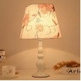 Modern minimalist table lamp bedroom bedside lamp northern European-style princess wedding wedding room girl decoration home lamp