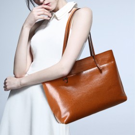 Fashionable leather handbag, shoulder bag, shopping bag, portable leather bag, simple and practical ladies bag