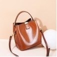 Summer new oil wax cowhide leather handbags wild portable bucket bag simple shoulder messenger bag