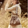 Spring and summer new women's bag shoulder bag casual simple mother and daughter bag fashion shoulder bag leather commuter handbag bucket bag