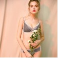 High-end withered rose no trace no steel ring bra new thin section gathered comfortable sexy underwear set